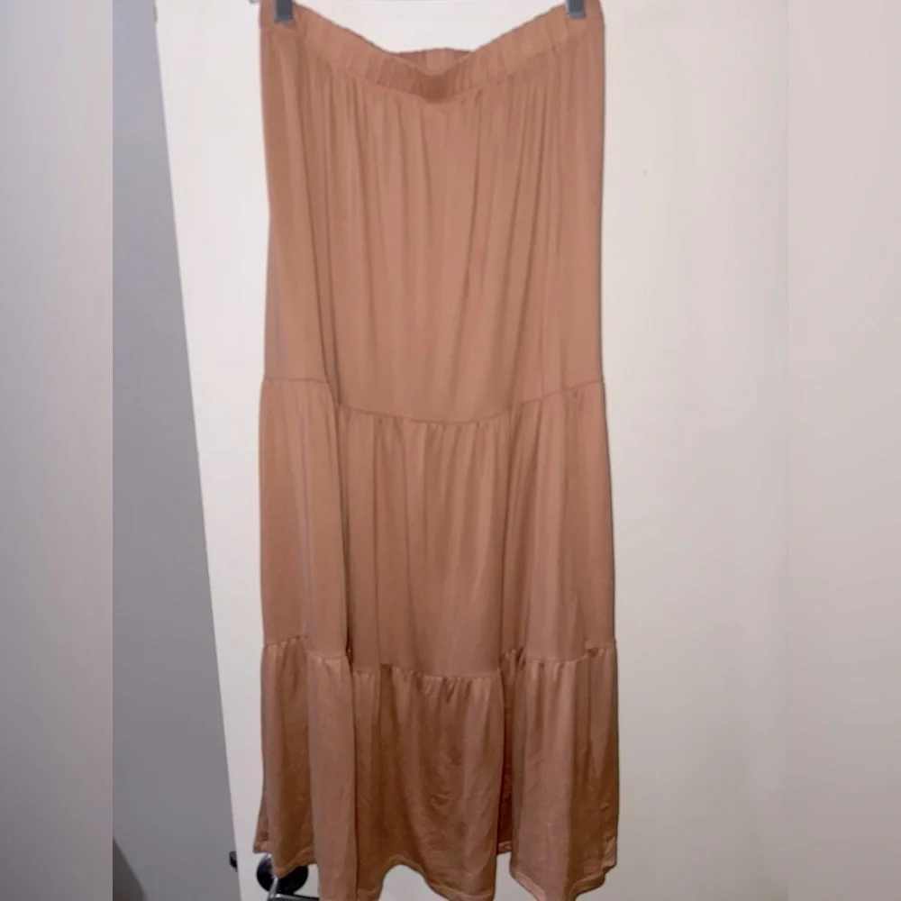 Heart Hips Tiered Maxi Skirt peach size medium - Picture 1 of 8